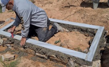 Niğde’de mermer mezar taban bandı yapımı